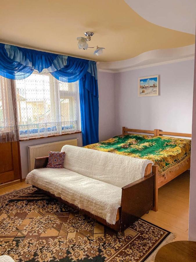 Domashnya Saduba Hotel Mukachevo Exterior foto